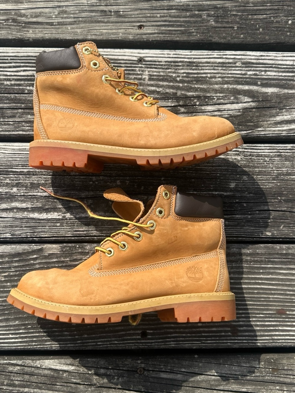 Timberland 6 Inch Premium Waterproof Boot
'Wheat' Nubuck Size 7 Women's Size 8.5